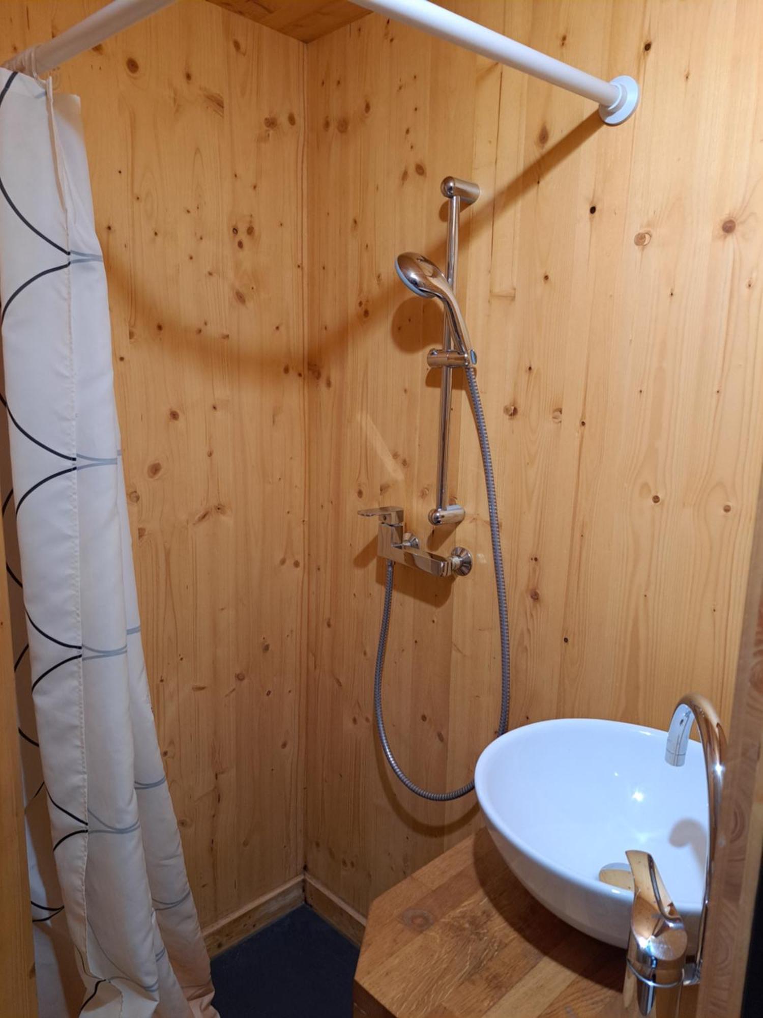 Studio Meuble Proche Conseil Departemental Du Jura Lons-le-Saunier Extérieur photo