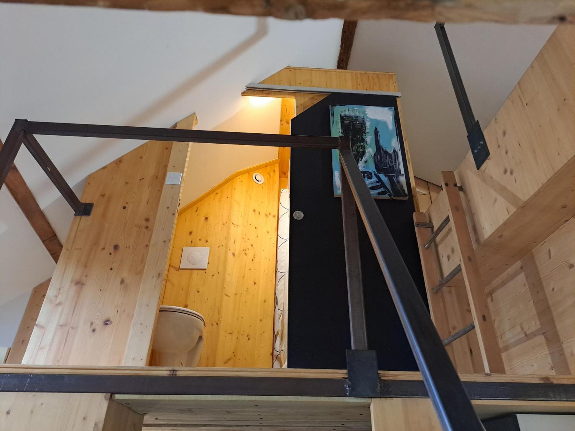 Studio Meuble Proche Conseil Departemental Du Jura Lons-le-Saunier Extérieur photo